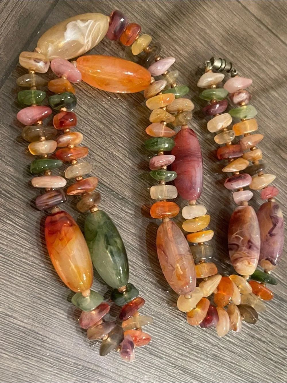 Vintage Multi-color Chunky Acrylic Marbled Beaded Statement Necklace - Picture 8 of 15
